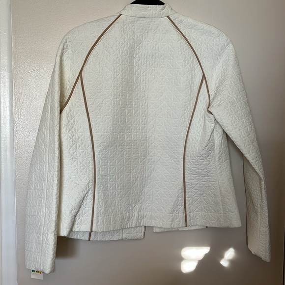 Peck and Peck Weekend Off White Jacket with Beige Piping NWT - Picture 5 of 7
